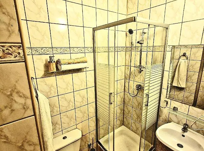 Cieszynski Boutique & Stare 치에신