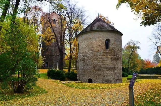 Cieszynski Boutique & Stare 치에신