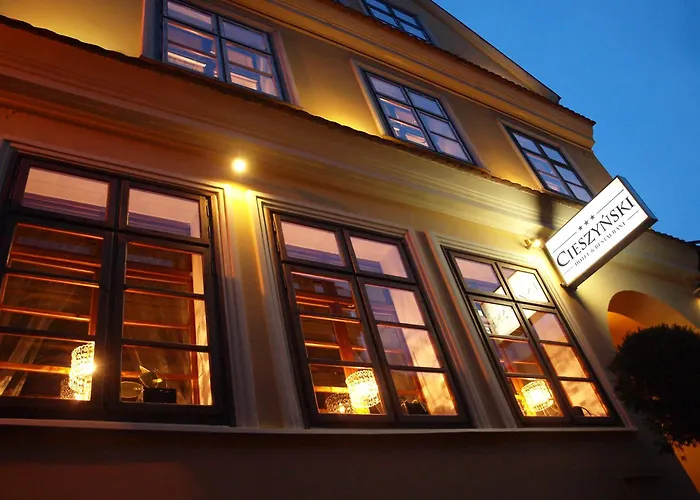 Cieszynski Boutique & Stare 치에신